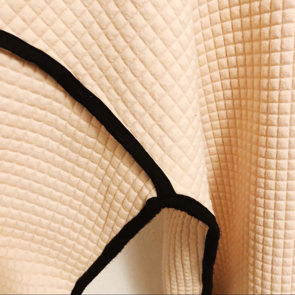 She and Sky Waffle Knit Sweater Lg Black + Cream - Picture 2 of 3